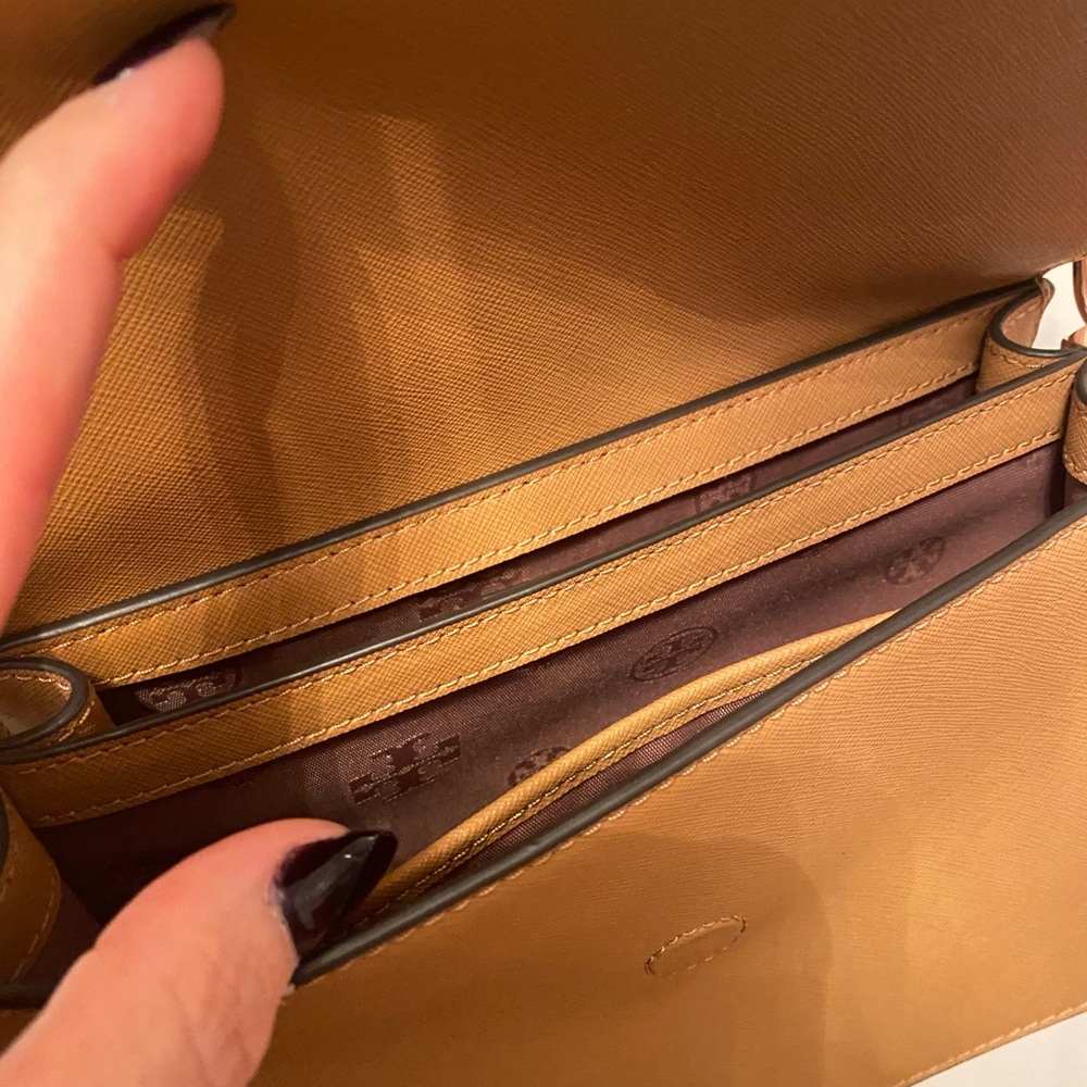 Tory Burch crossbody with gold chain!